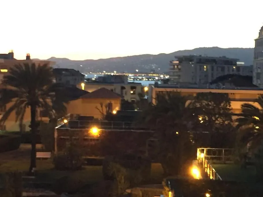 Apartment Croisette And Beaches. View On Gardens And Sea. Cannes